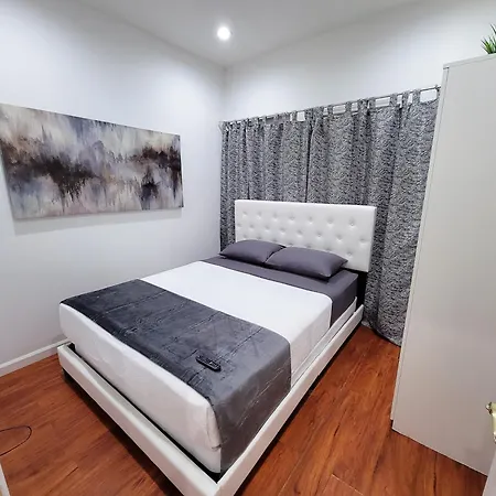 Budget Beverly Hills Cottage Style 2 Bedroom Apt - 5 Minutes From Rodeo Drive